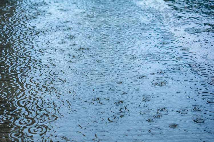 雨季來(lái)襲，如何對(duì)破碎篩分設(shè)備進(jìn)行保養(yǎng)？
